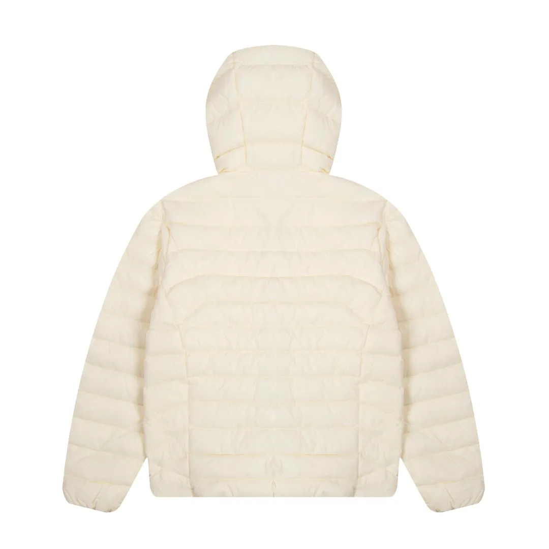 P560 White background picture [Popular in winter] Style number: 25115# Color: black/navy/grey apricot Size: S-XL - Ralph Lauren/Ralph Lauren 2025FW Winter popular half-covered high-collar hooded lightweight gall-free rib down jacket - the same as the original 400T gall-free nylon on the face Elastic hemming restraint Lightweight technological warmth - corn tooth high-quality resin zippers Large and small partition zippers Single version, single opening - ingenious restoration, full set of customized hardware and accessories, all details processed 100% - RL Ralph Lauren classic light rib down jacket. With the blessing of 25 years of rib fire, it firmly sits in the C position of this autumn and winter wardrobe. It has a light and fluffy touch. There is almost no burden on the upper body. One piece for winter in the south. It can be used as an inner layer in the north. The hood/hem can be flexibly adjusted for tightness. It can be worn for daily commuting or light outdoor scenes while keeping warm. It can also present a smart and lightweight style and texture. Regular fit. Genderless upper body. Highly recommended.
